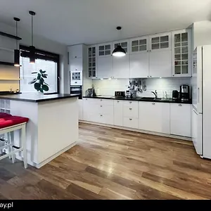 https://glamour-designer-well-equipped-2-bed-apartment.warsawhotelspoland.com